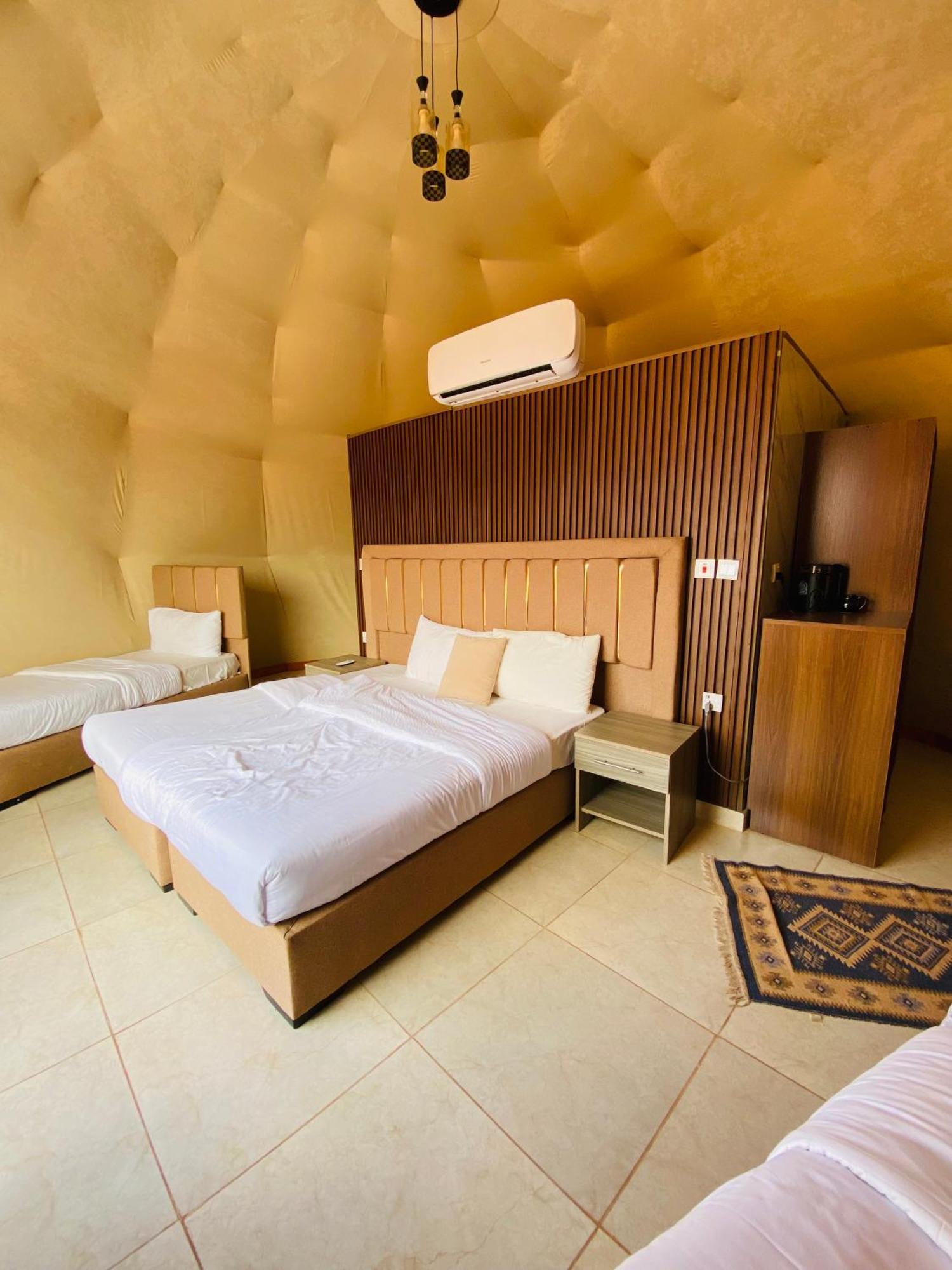 Wadi Rum Eagle Luxury Camp Esterno foto