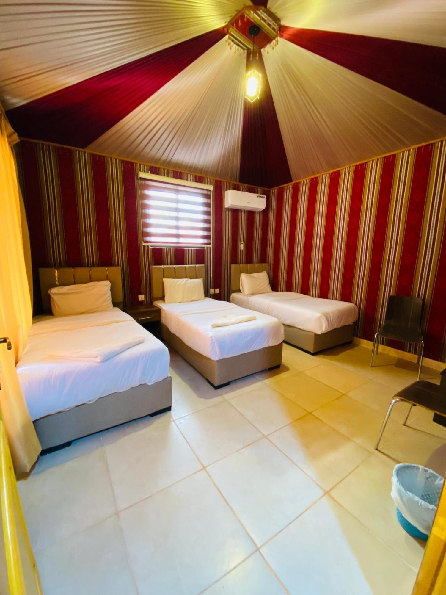 Wadi Rum Eagle Luxury Camp Esterno foto