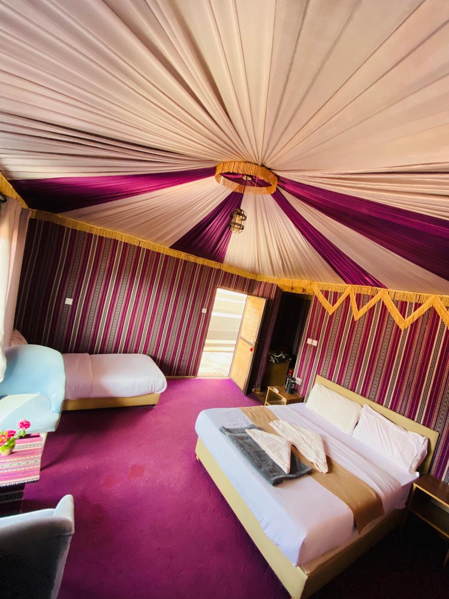 Wadi Rum Eagle Luxury Camp Esterno foto