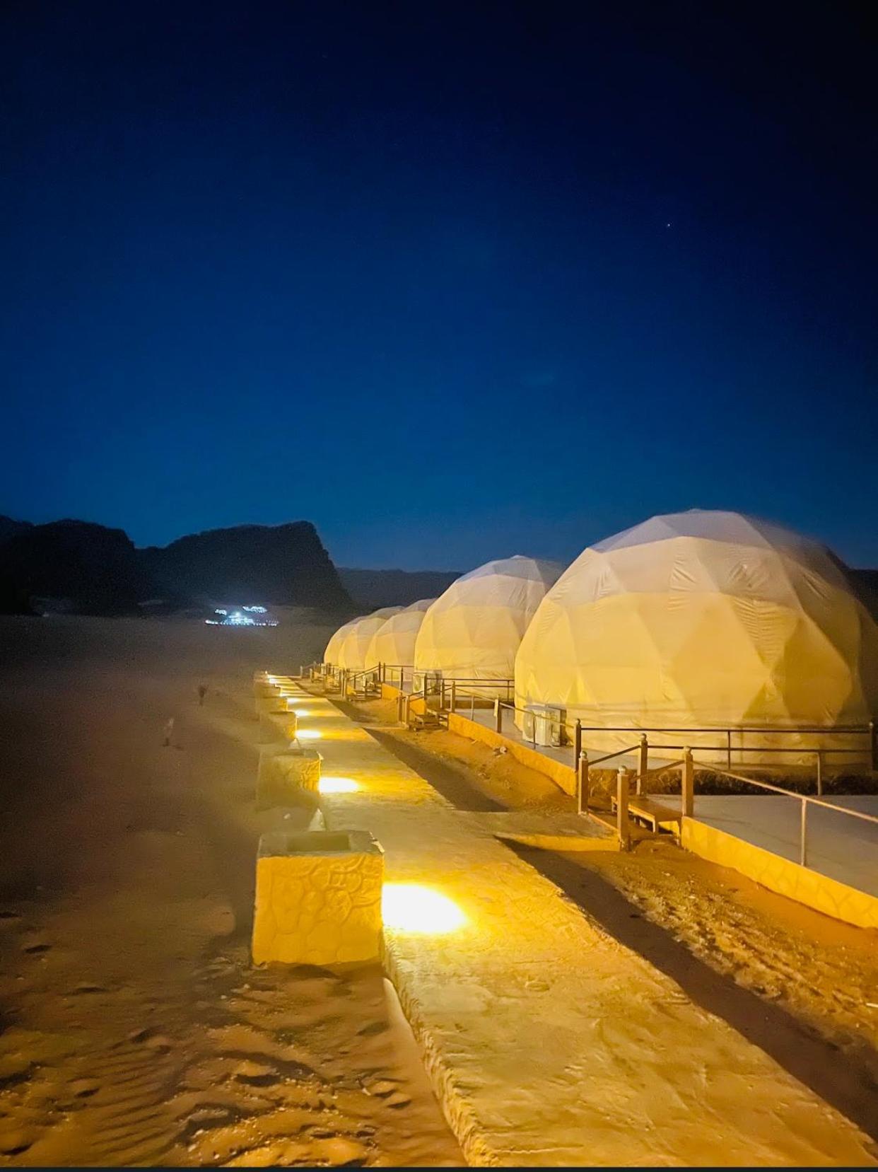 Wadi Rum Eagle Luxury Camp Esterno foto